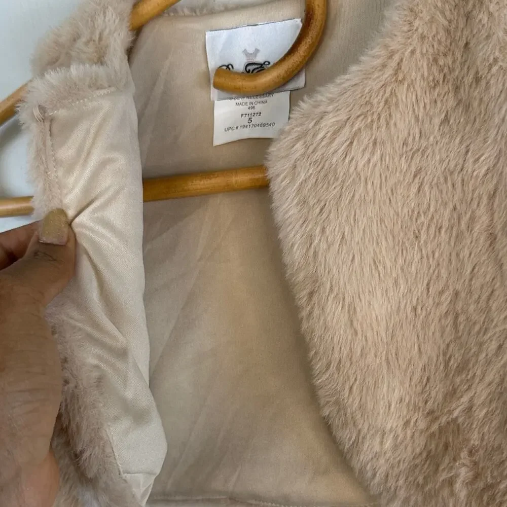 Rare Editions Faux Fur Vest in Cream size 5
